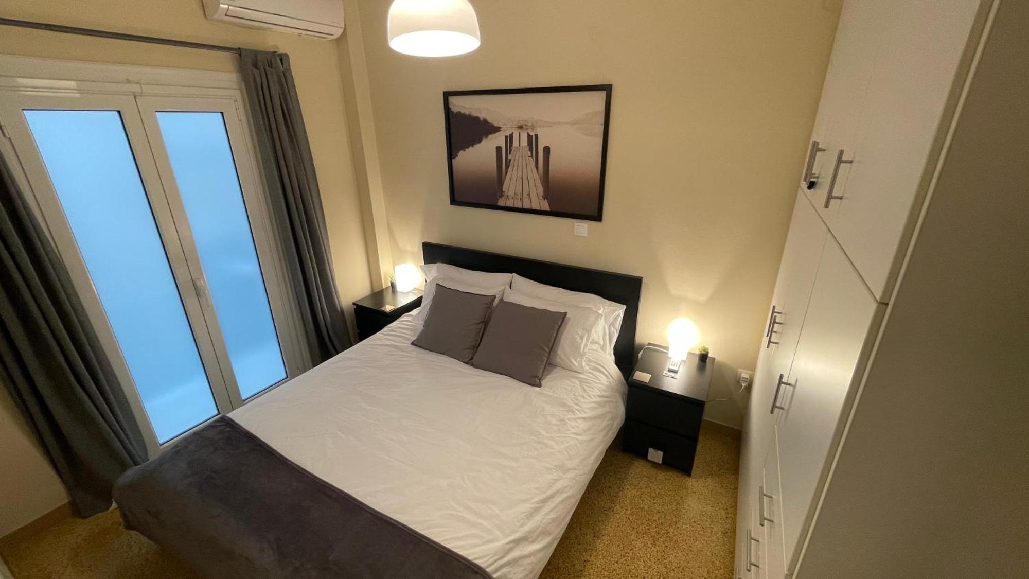 4 Newly Renovated Charming Apartments Steps From Panormou Metro Station Афіни Номер фото