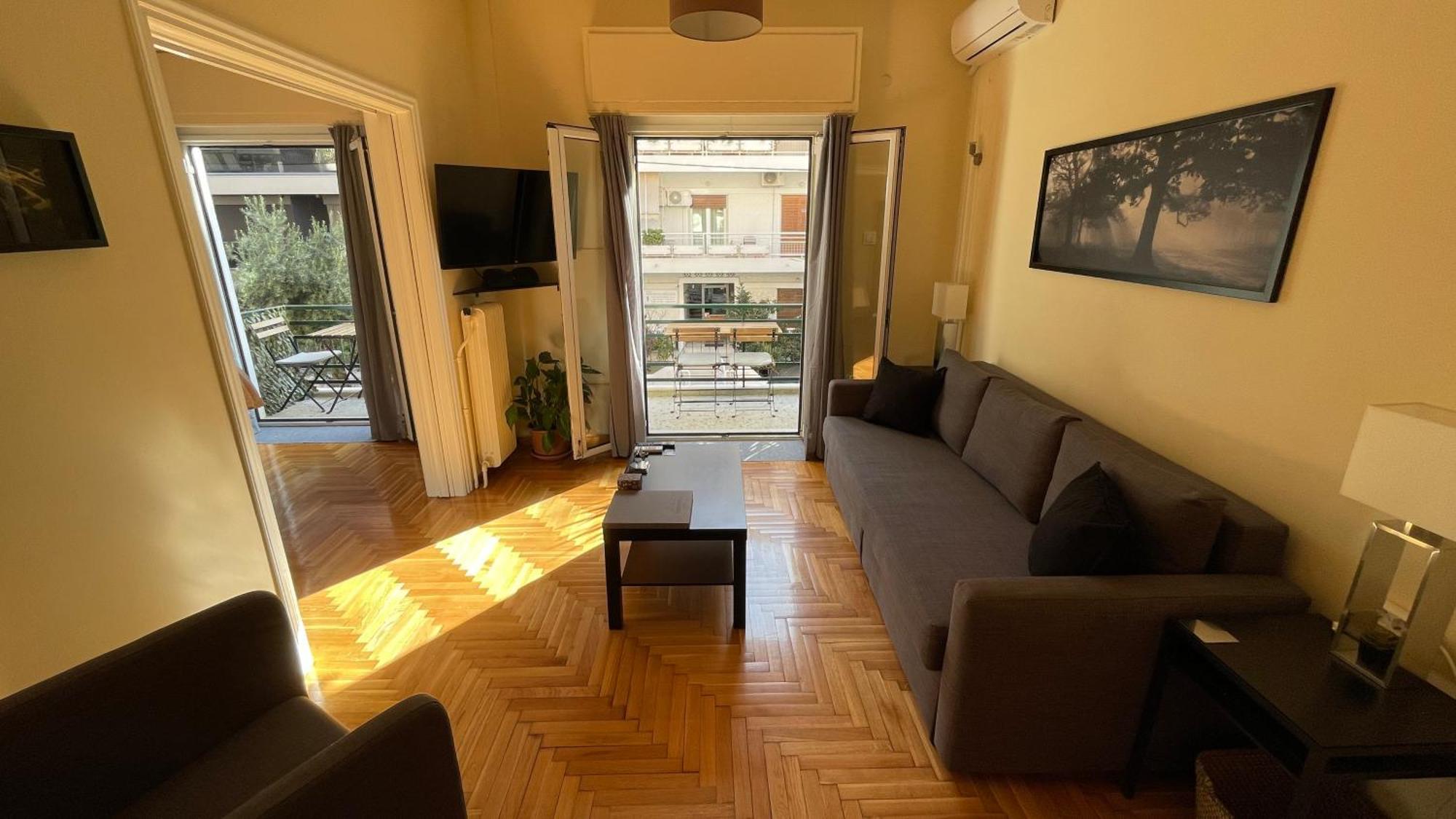 4 Newly Renovated Charming Apartments Steps From Panormou Metro Station Афіни Номер фото