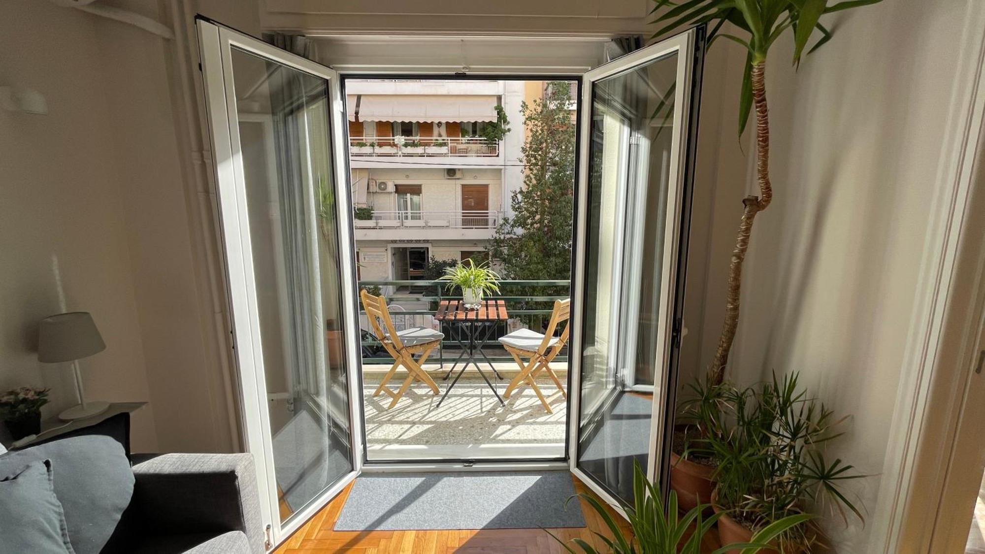 4 Newly Renovated Charming Apartments Steps From Panormou Metro Station Афіни Номер фото