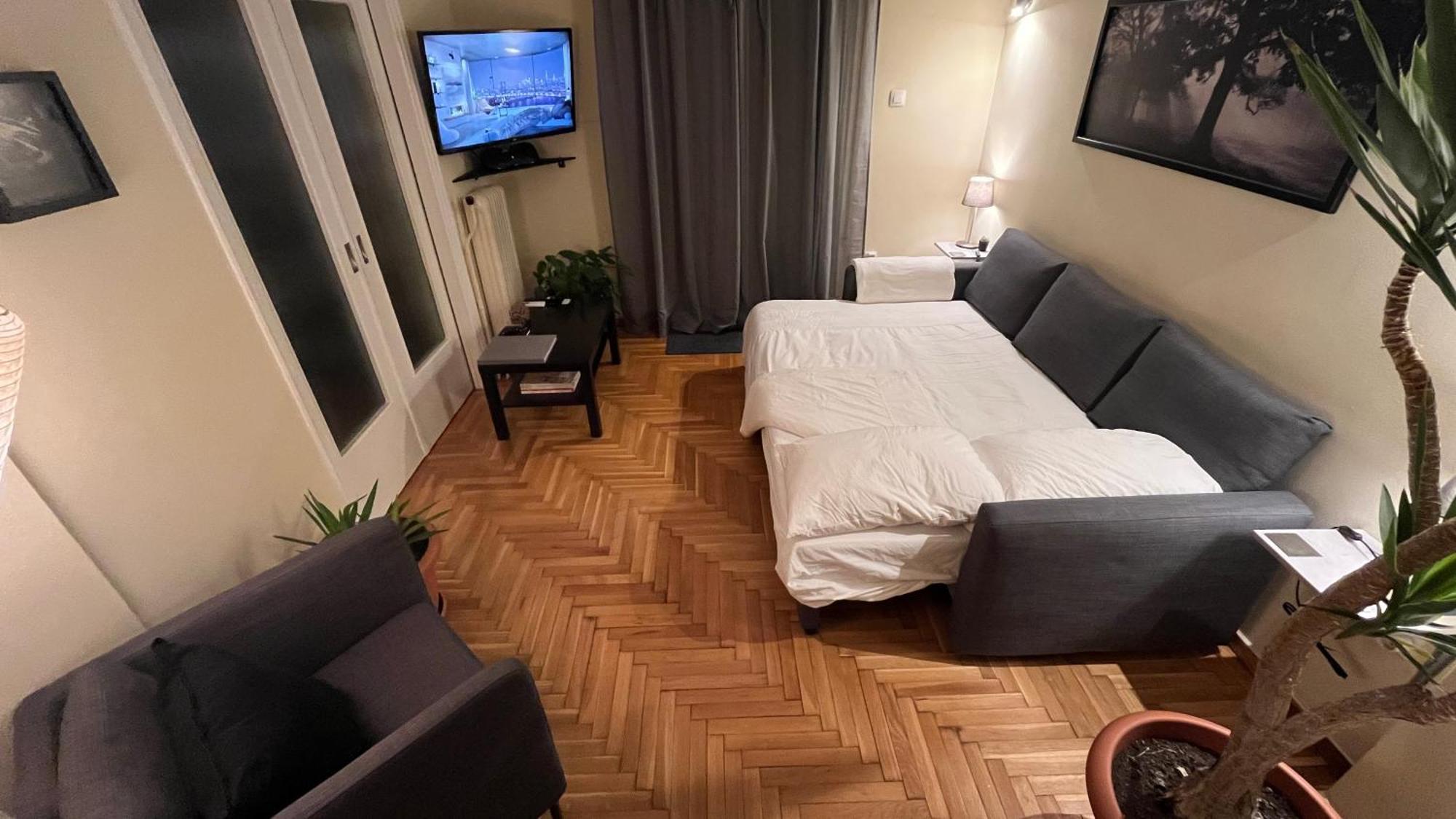 4 Newly Renovated Charming Apartments Steps From Panormou Metro Station Афіни Номер фото