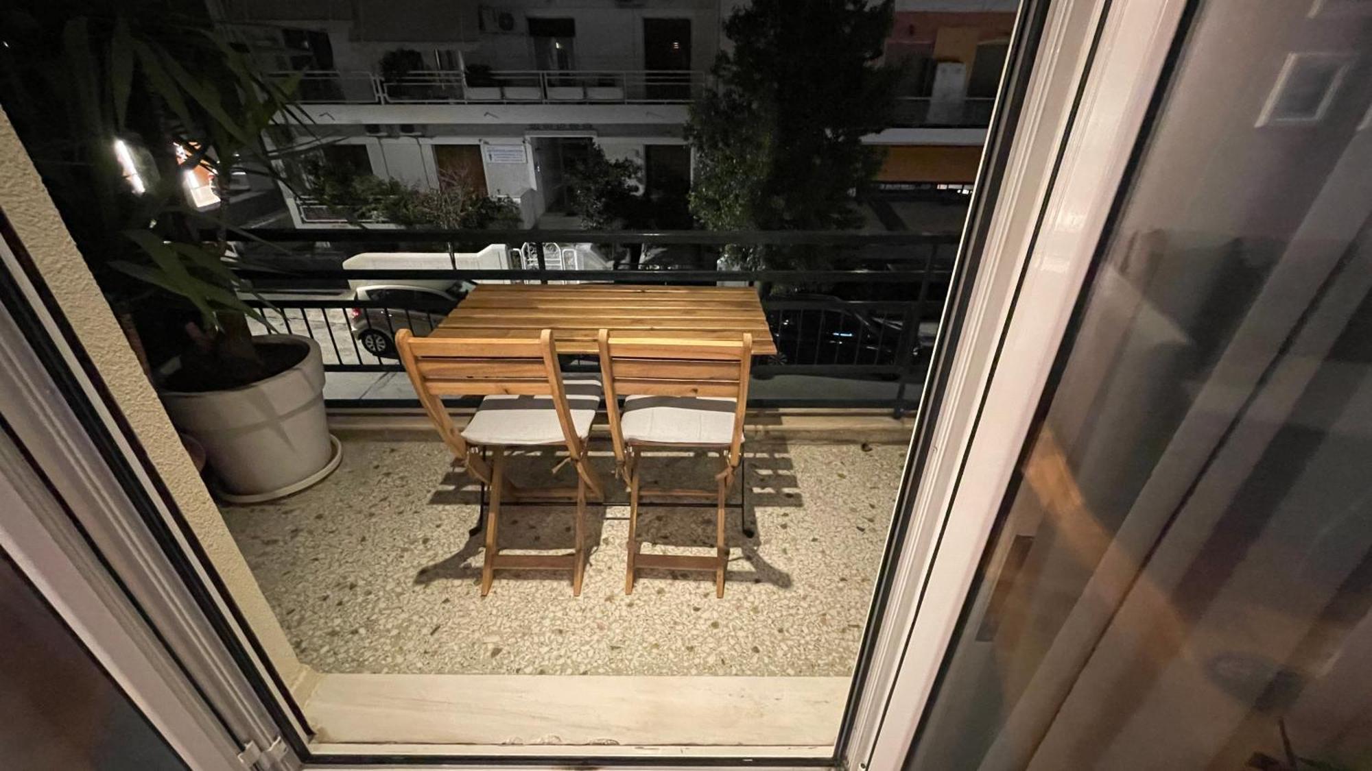 4 Newly Renovated Charming Apartments Steps From Panormou Metro Station Афіни Номер фото